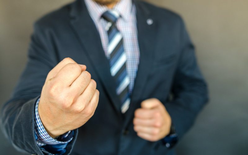 Fristlose Kündigung - Arbeitnehmer droht mit Krankheit