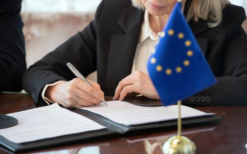 Änderungskündigung unter Vorbehalt annehmen: So sicherst du dir deine Rechte